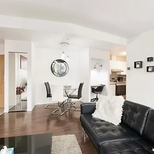 Apartment 2bdrm Luxurious In Heart Of Downtown 